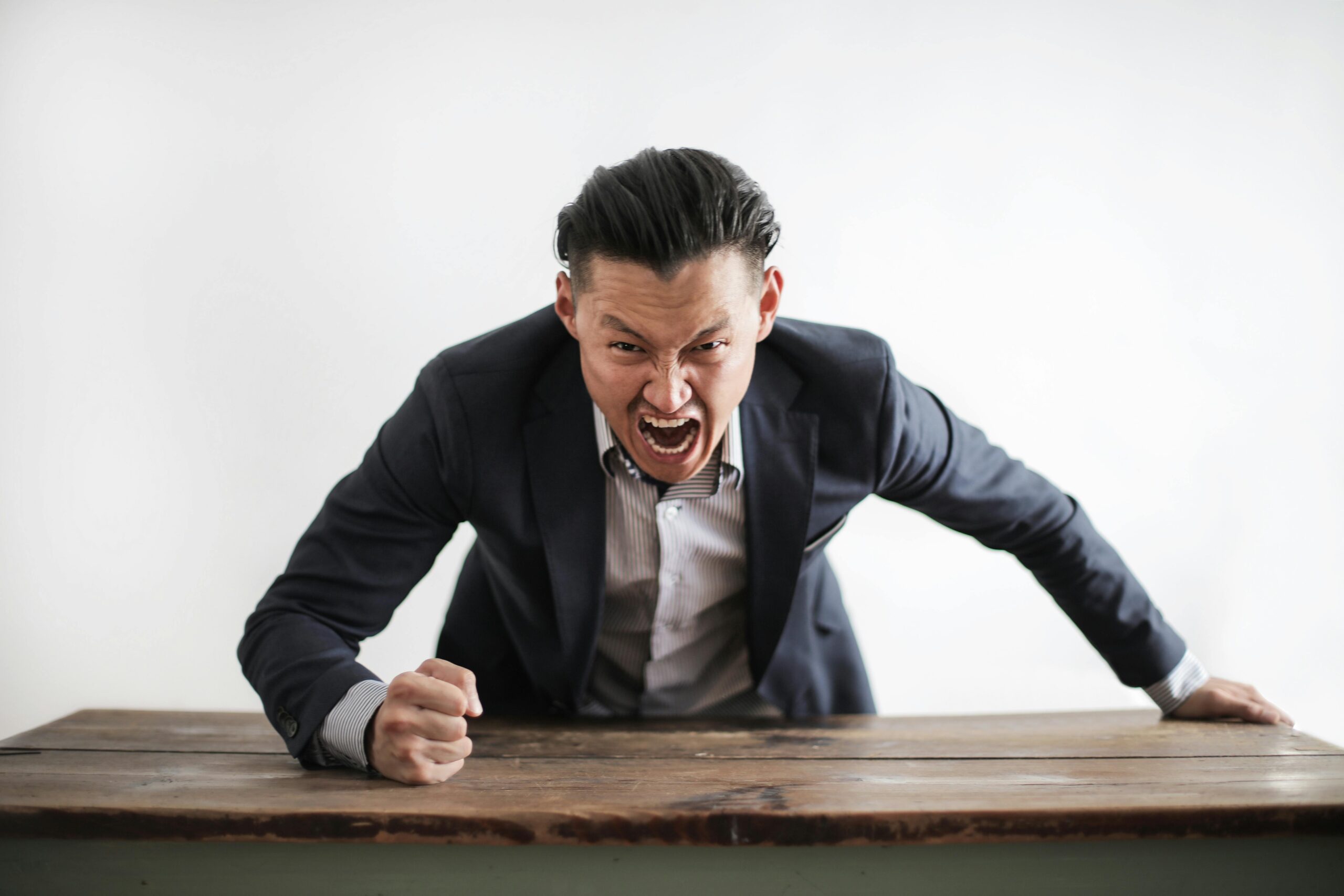 Read more about the article TERAPIA ONLINE PARA LA ANSIEDAD